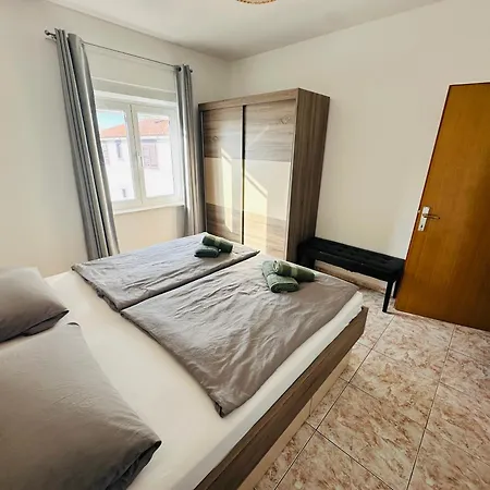 Family Near Petrcane - Quiet & Central- Unit 1 *