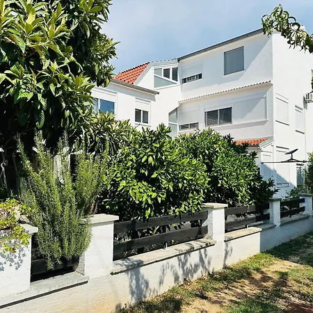 Family Near Petrcane - Quiet & Central- Unit 1