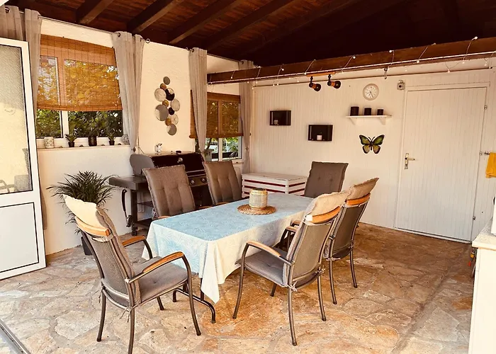 Family Near Petrcane - Quiet & Central- Unit 1