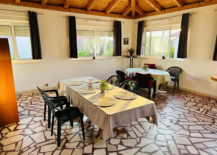 Family Near Petrcane - Quiet & Central- Unit 1 Апартаменты