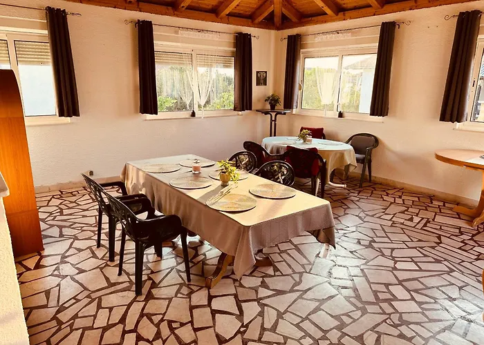 شقة Family Near Petrcane - Quiet & Central- Unit 1
