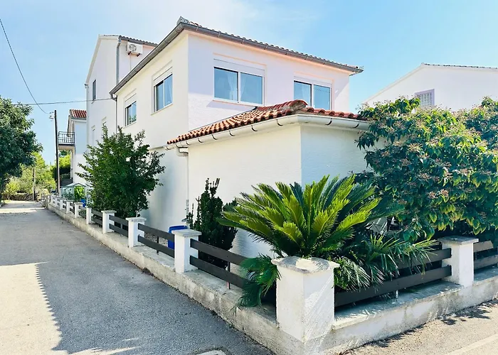 شقة Family Near Petrcane - Quiet & Central- Unit 1 Gornje Petrcane