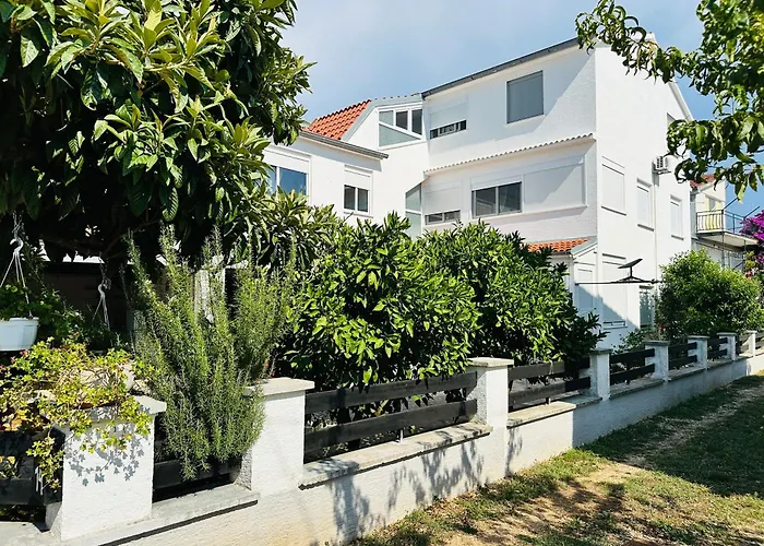 Family Near Petrcane - Quiet & Central- Unit 1