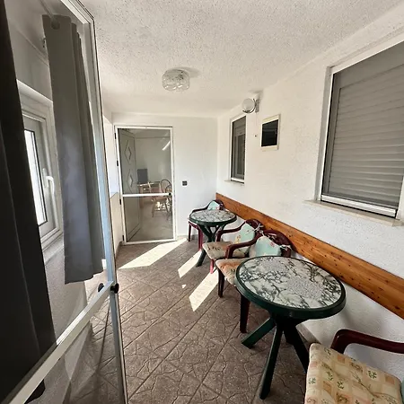 شقة Family Near Petrcane - Quiet & Central- Unit 1