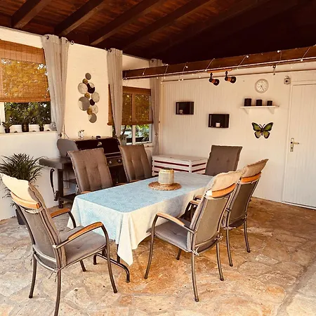 Family Near Petrcane - Quiet & Central- Unit 1