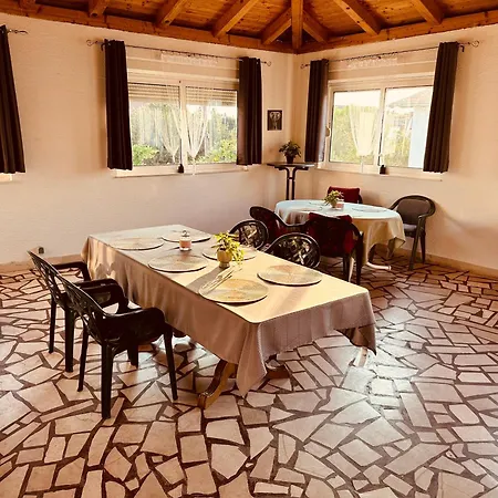 شقة Family Near Petrcane - Quiet & Central- Unit 1