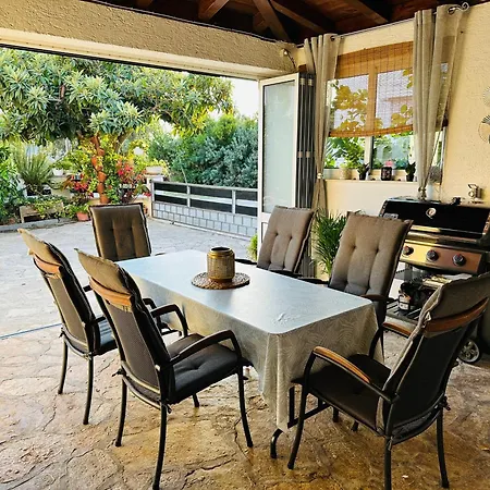 Family Near Petrcane - Quiet & Central- Unit 1