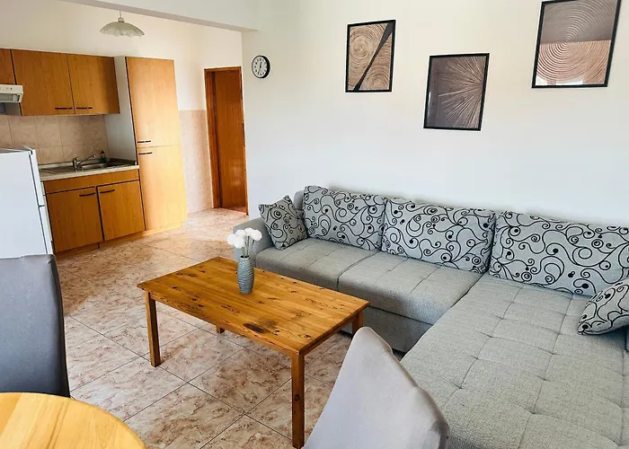 Apartmán Family Near Petrcane - Quiet & Central- Unit 1